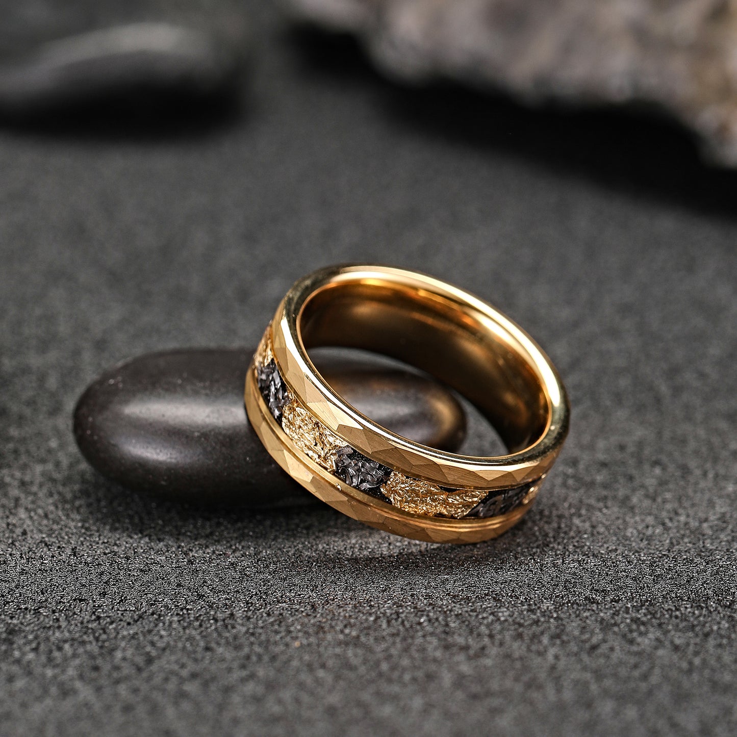 Hammered Mens Tungsten Carbide Wedding Bands with Gold Foil Inlay (HI-0206)